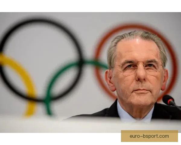 埃泽英超客场任意球直接破门建功助队获胜展现惊人脚法